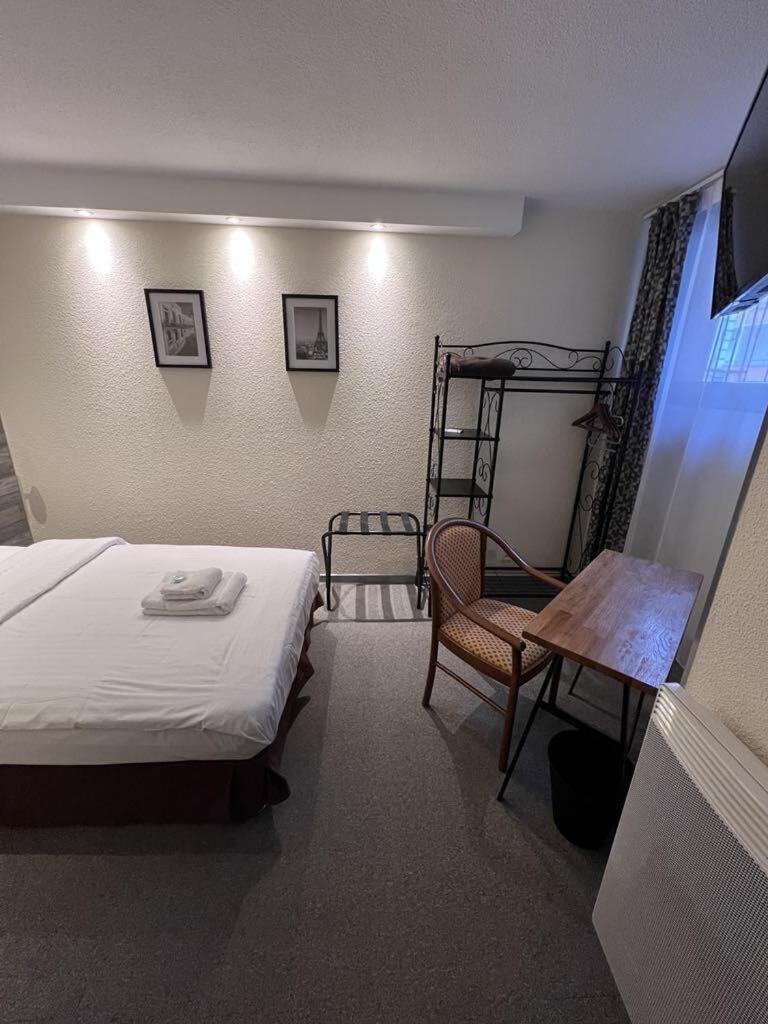 Au Bec Fin Hotel 2*