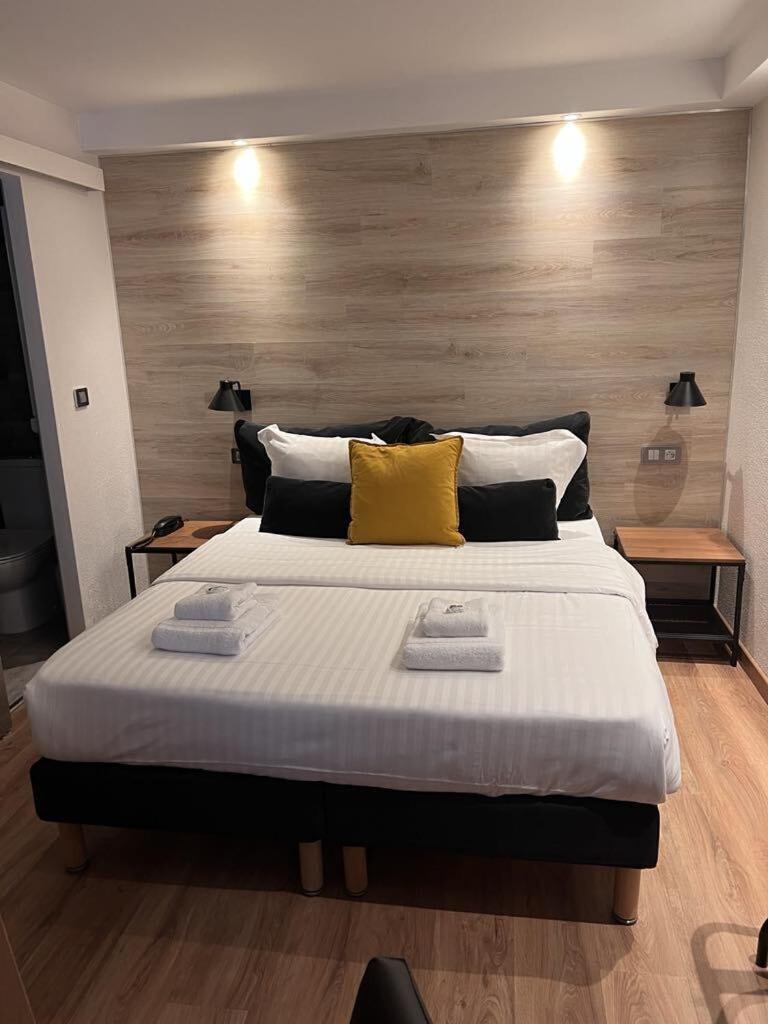 Au Bec Fin Hotel