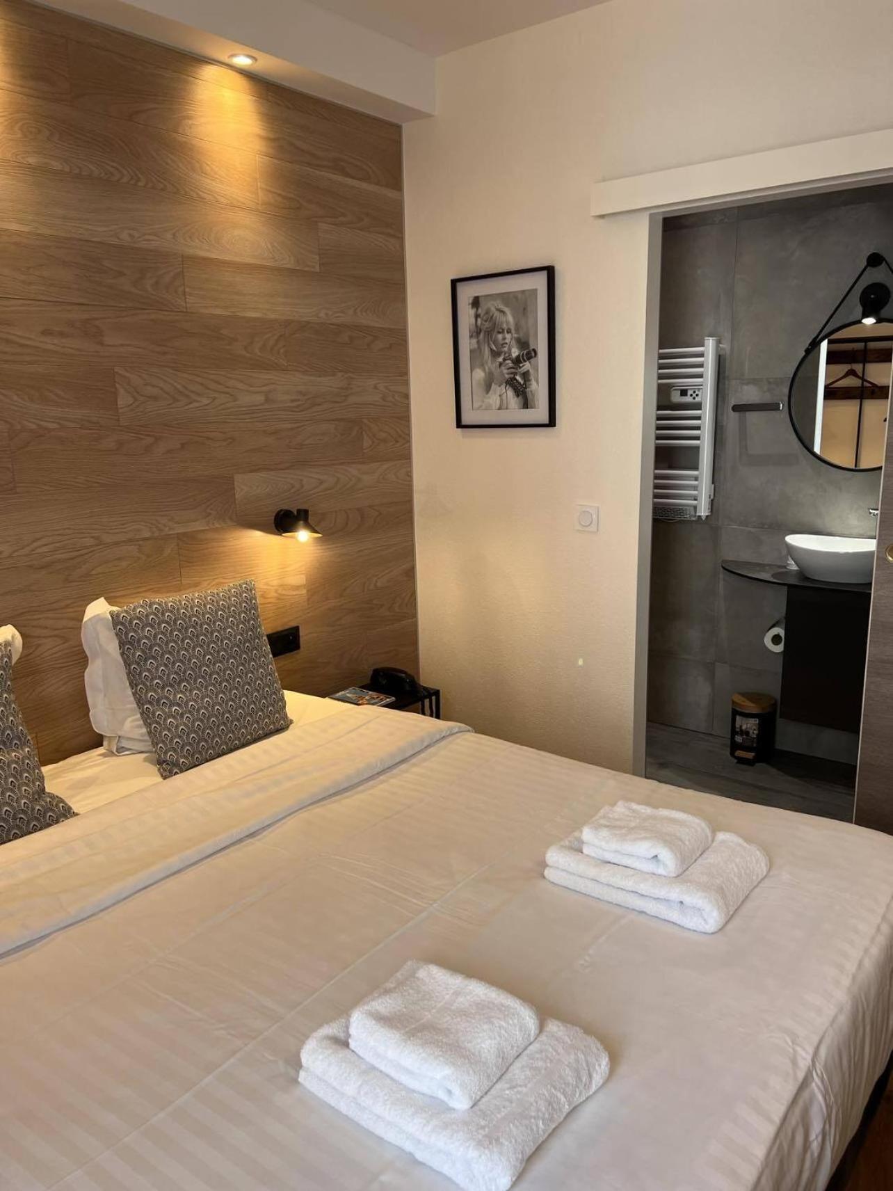 Au Bec Fin Hotel 2*